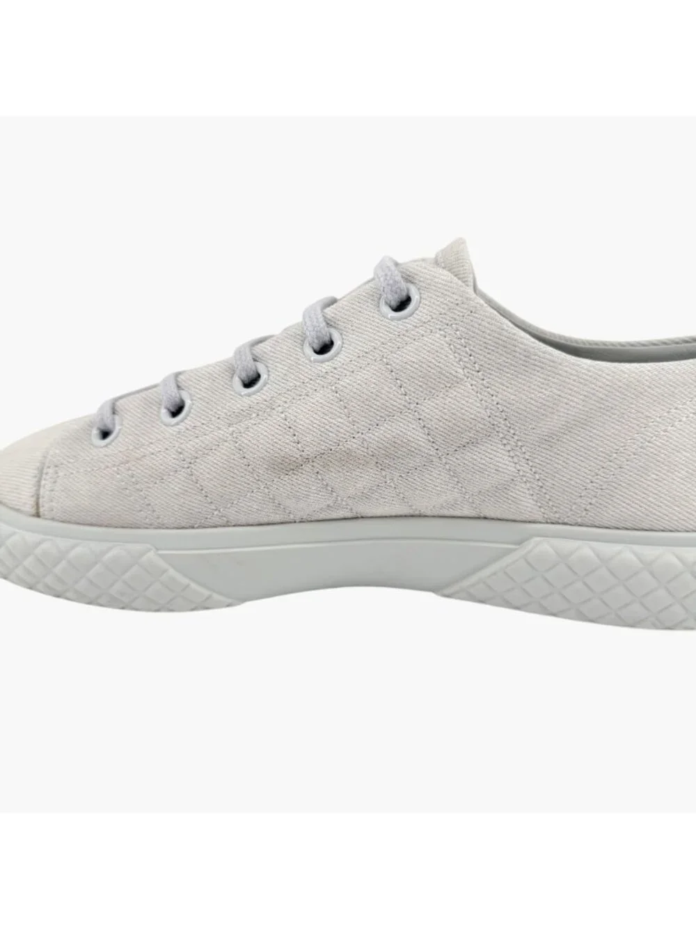 Chanel Quilted Low Top Denim Sneakers Size 39 US 8-8.5 Blue Gray Canvas CC